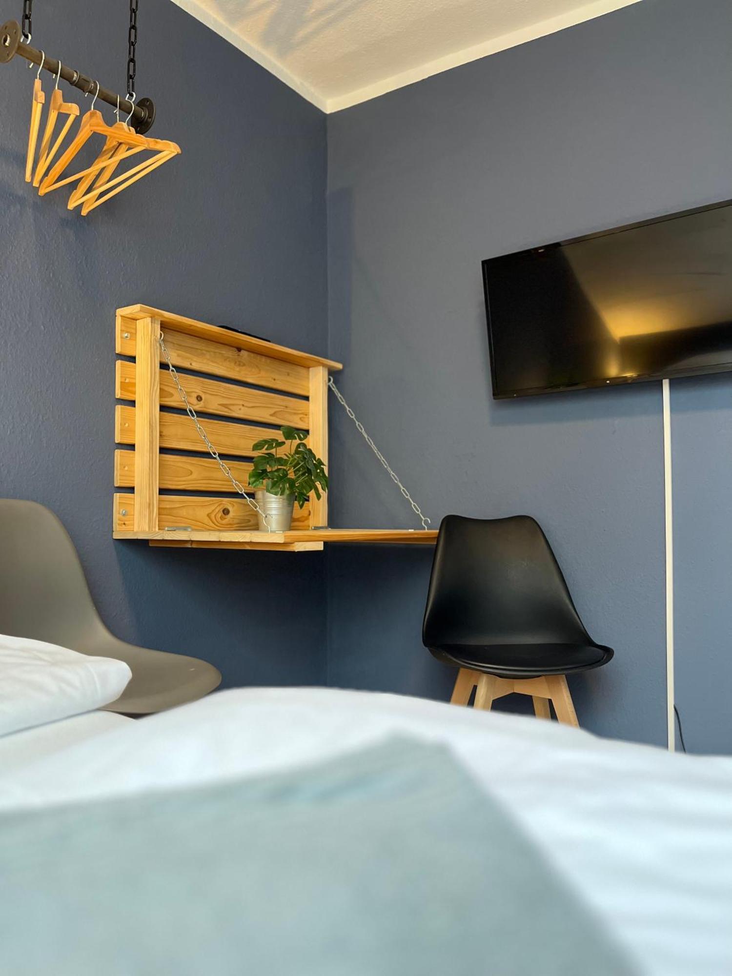 Blue Doors Hostel Ktv Rostock Exterior photo